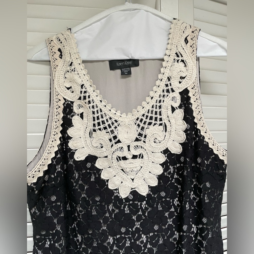 Lace sheath dress - Picture 6 of 6